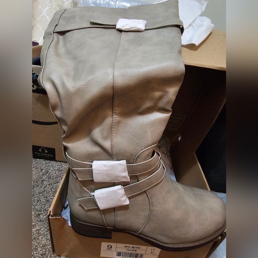 Journee Boots